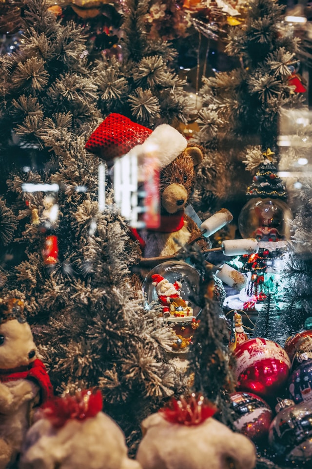 The Smart Vendor's Guide: QR Codes and Shortlinks for Popup & Christmas Markets